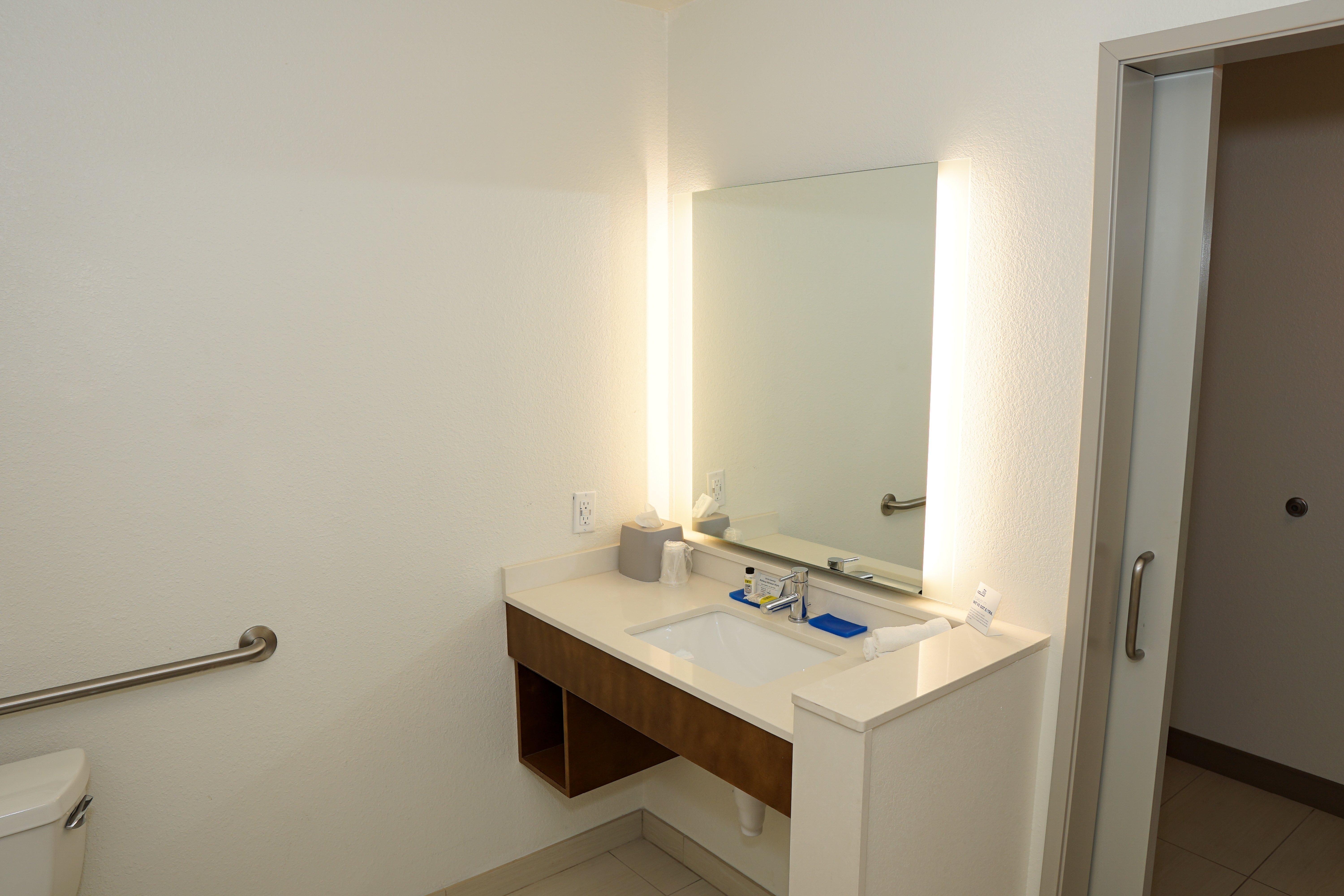 Holiday Inn Express & Suites - Aurora Medical Campus By Ihg Luaran gambar