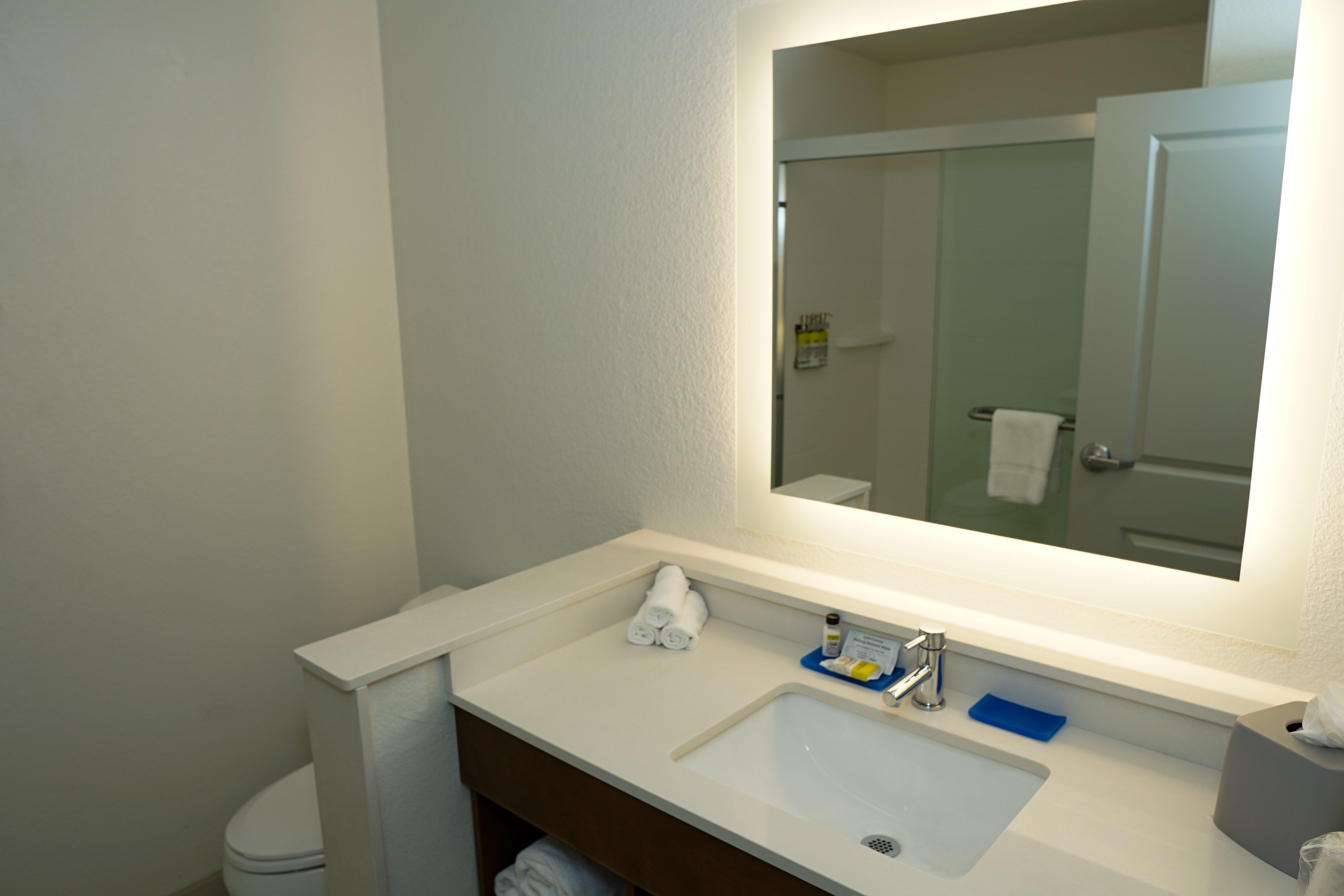 Holiday Inn Express & Suites - Aurora Medical Campus By Ihg Luaran gambar