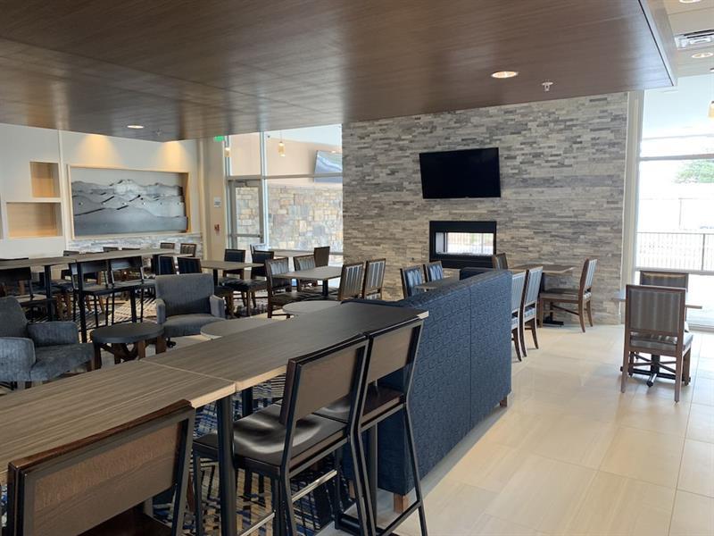 Holiday Inn Express & Suites - Aurora Medical Campus By Ihg Luaran gambar